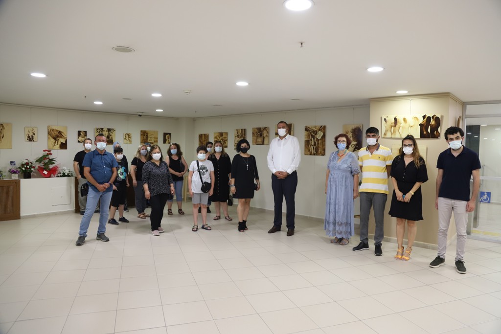 ‘Ahşap Yakma Sanatı Gölge Oyunları’ sergisi, Kartallı sanatsever ile buluştu