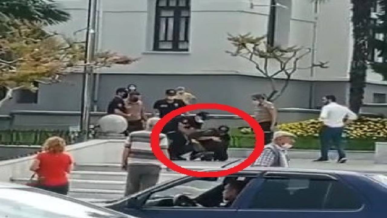 Atatürk heykeline çekiçle saldırdı