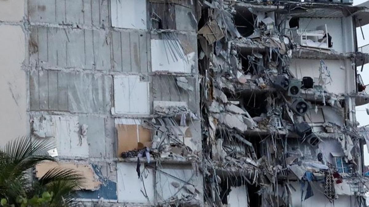 Miami'de çöken 13 katlı binada ölü sayısı 54'e çıktı