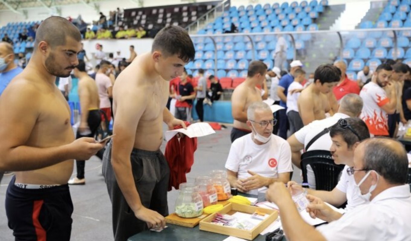 Kırkpınar Yağlı Güreşleri'ne yoğun ilgi: 650 pehlivan kayıt yaptırdı