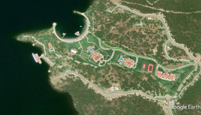 Yazlık sarayda gözden kaçan detay: 53 metre yat kime ait?