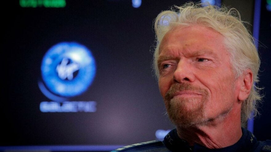 Uzaya ulaşan milyarder Richard Branson Dünya'ya döndü