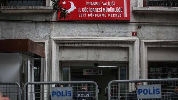 16 Afgan, İstanbul'da geri gönderme merkezine sevk edildi