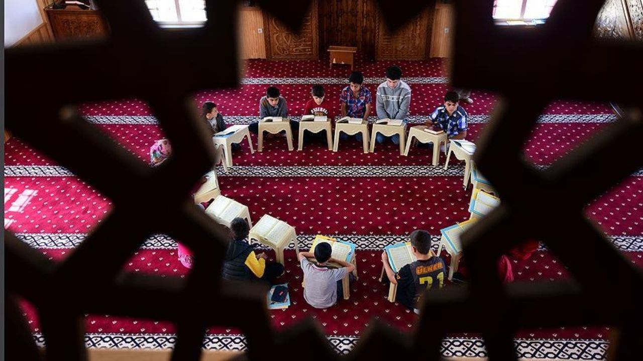 Kuran kursunda kendini kapıya asmıştı, hayatını kaybetti