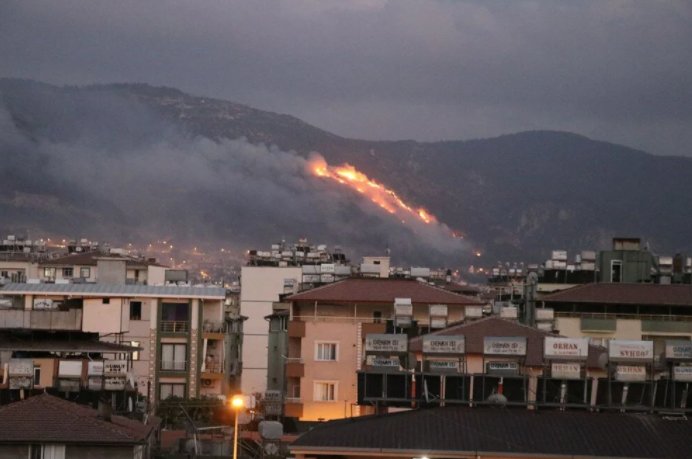 Mersin ve Hatay'daki yangınlar kontrol altına alındı
