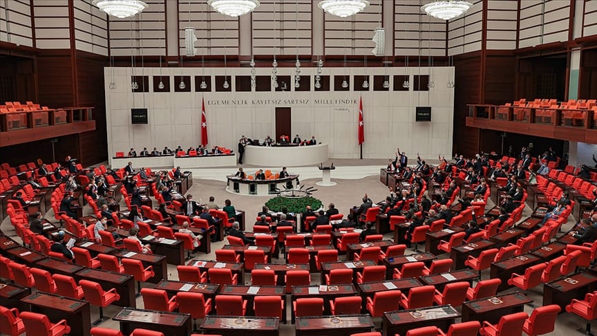 TBMM'de gece mesaisi: TÜİK'e düzenleme, madencinin mağduriyetini gidermeye red