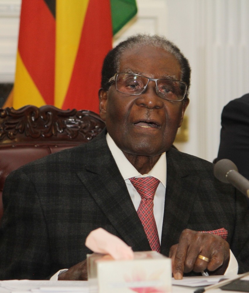 Darbe yapılan Zimbabve lideri Mugabe, istifa etmezse görevden alınacak