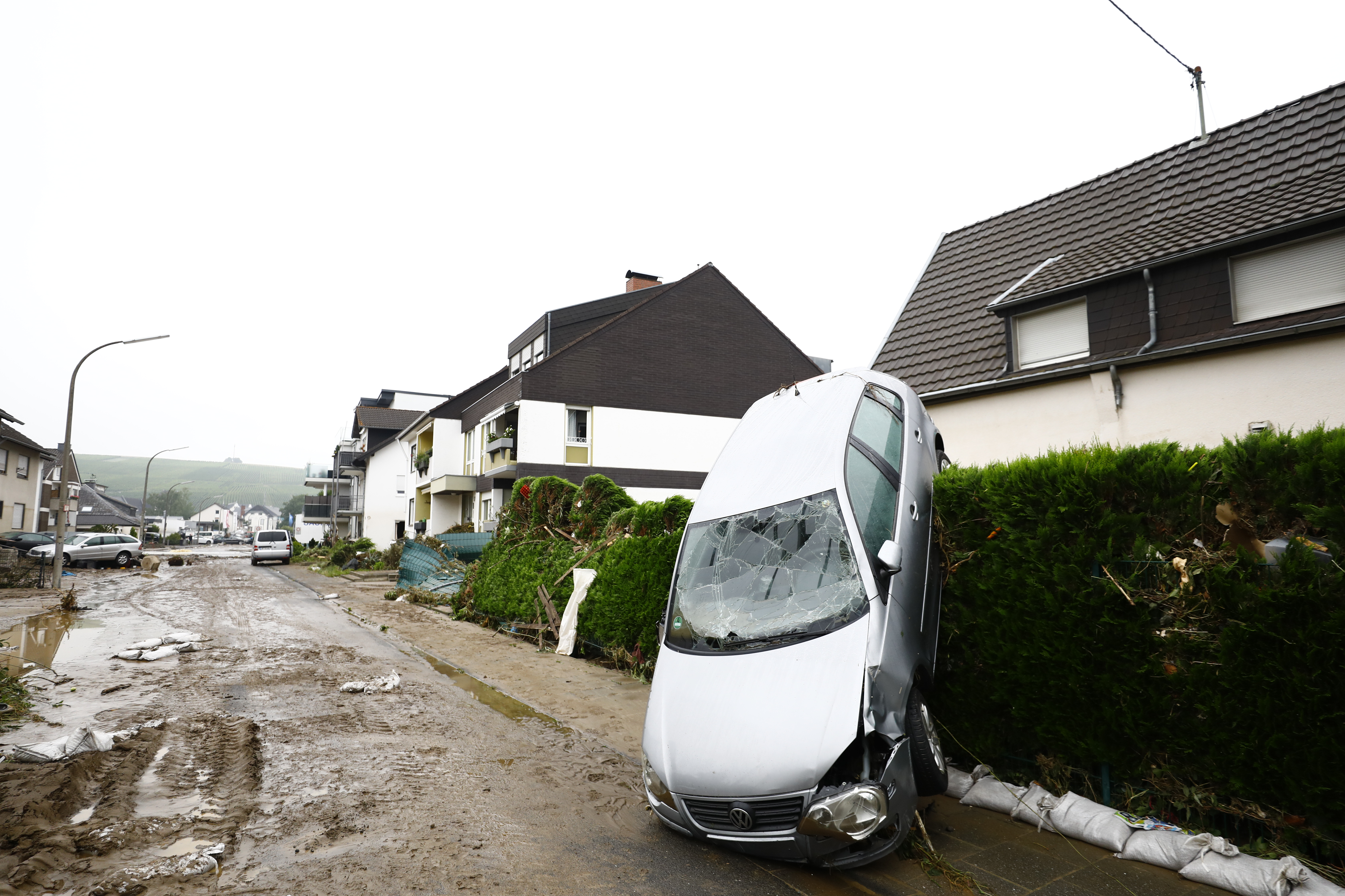 Almanya'da sel felaketinde ölenlerin sayısı 156'ya yükseldi