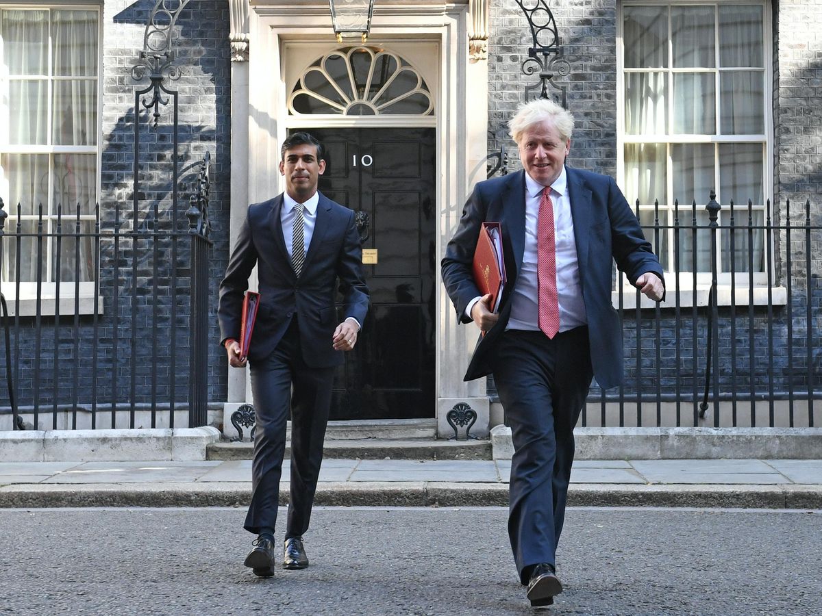 İngiltere'de Başbakan ve Maliye Bakanı karantinada