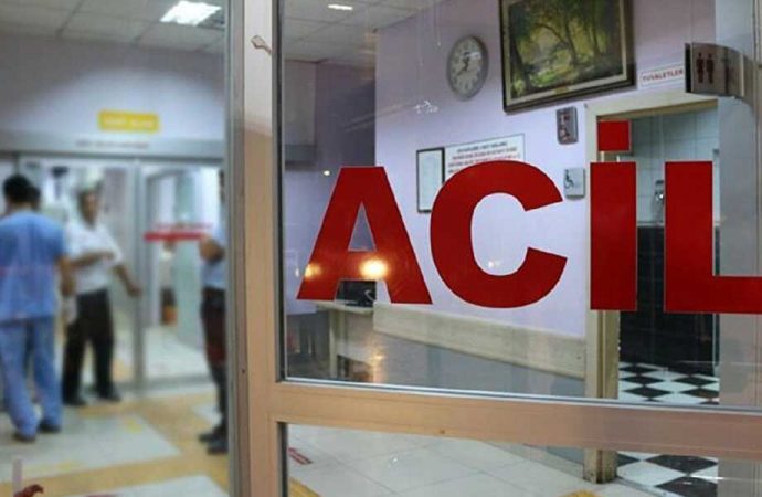 Denizde boğulma tehlikesi geçiren çocuk, hastanede öldü