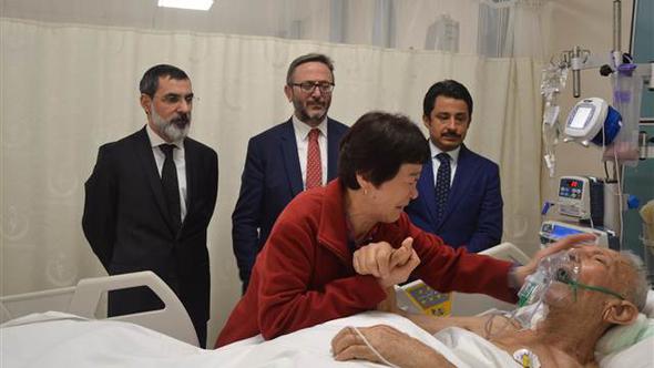 Koreli Ayla, manevi babası Süleyman Dilbirliği'ni hastanede ziyaret etti: Gözyaşlarına boğuldu