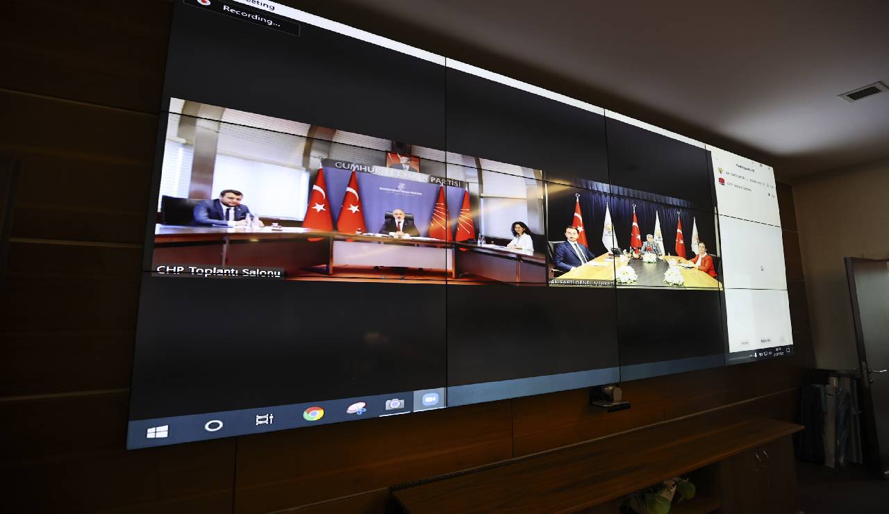 AKP ve CHP video konferans yöntemiyle bayramlaştı
