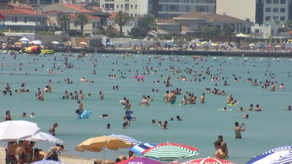 Çeşme'de nüfus bir milyonu aştı: Çeşme Belediye Başkanı '50 yaşındayım, böylesini görmedim' dedi