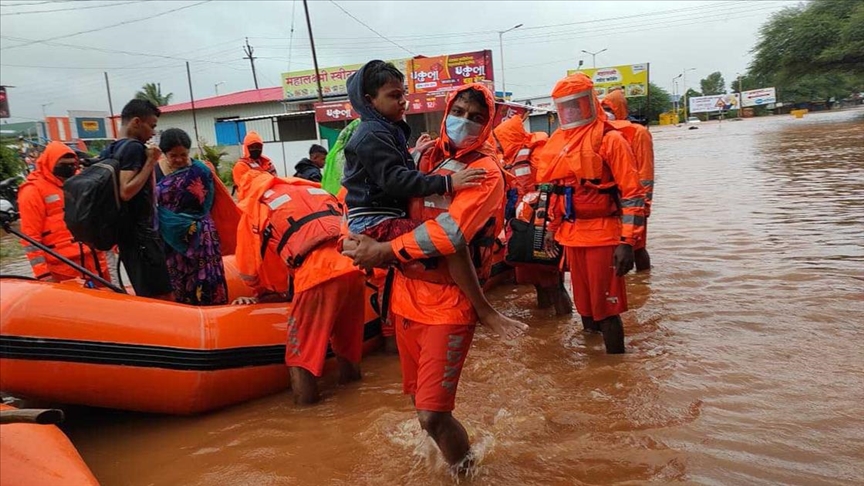 Hindistan'daki sel felaketinde ölenlerin sayısı 100'e yükseldi