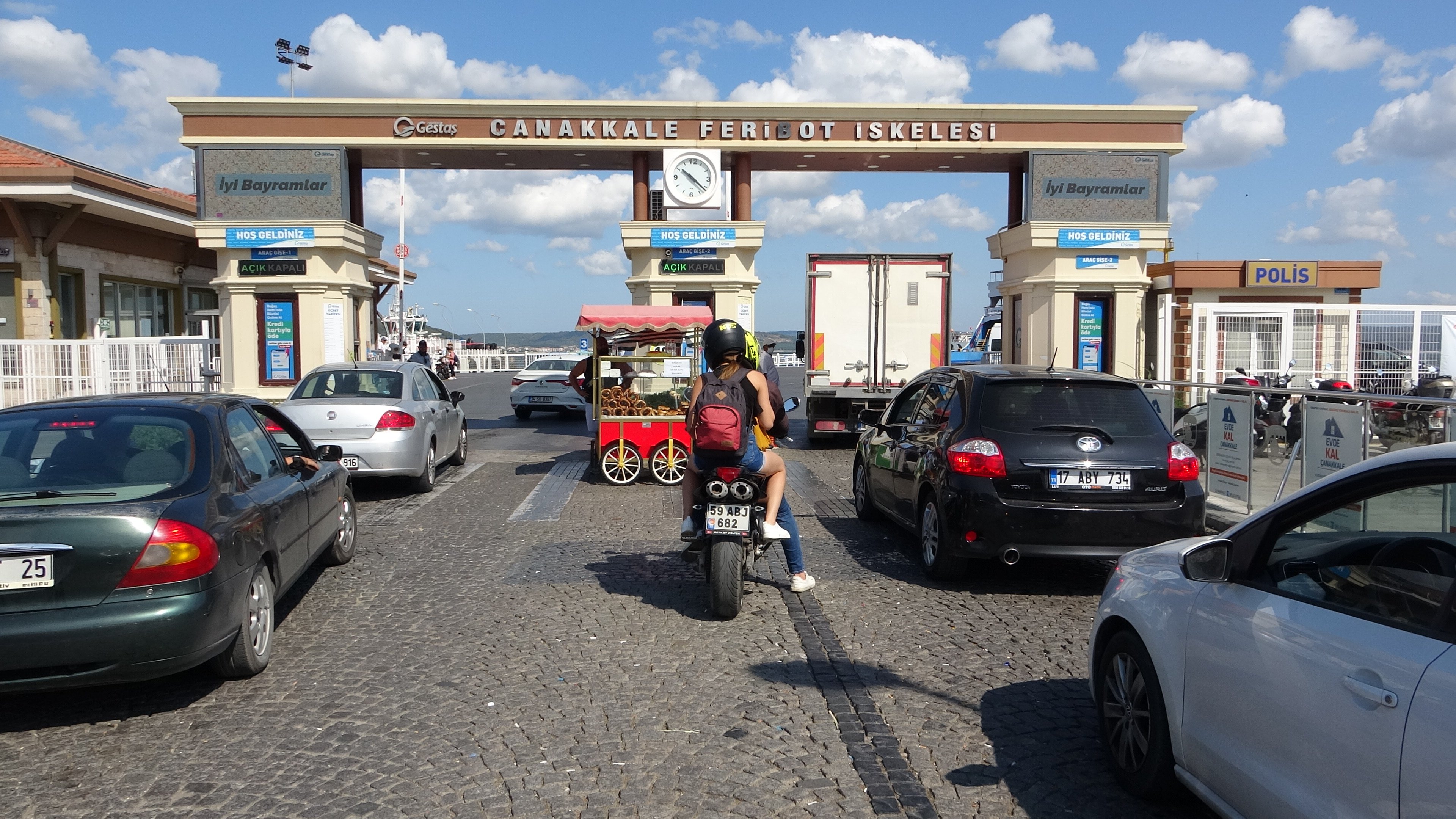 Çanakkale'de tatilcilerin dönüş yoğunluğu sürüyor