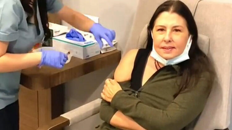 Nilüfer: Kızım koronavirüs geçirdi, aşı sayesinde korunduğumu düşünüyorum