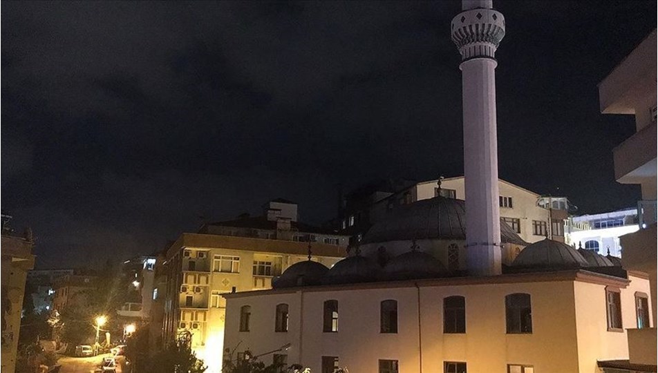 Cami hoparlörlerinden sel ve heyelan uyarısı