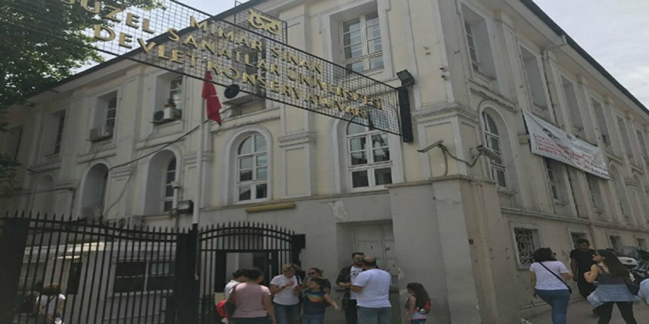 Mimar Sinan Güzel Sanatlar Üniversitesi binasında göçük riski