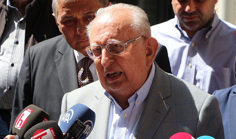 Hüsamettin Cindoruk: Türkiye bugün açık bir bölge haline geldi, giren belli değil, çıkan belli değil