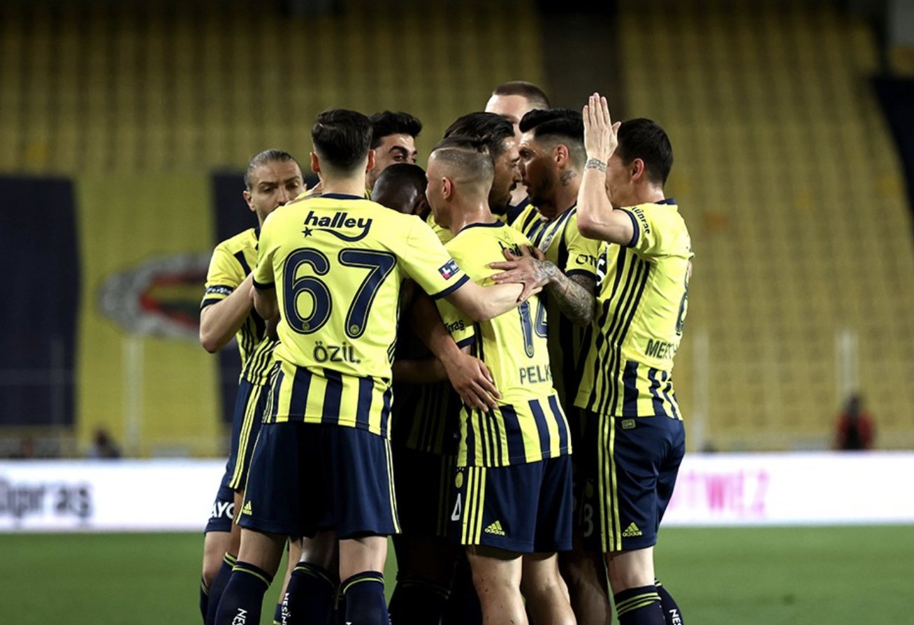 Fenerbahçe taraftarına kavuşuyor! Zwolle maçı için geri sayım...