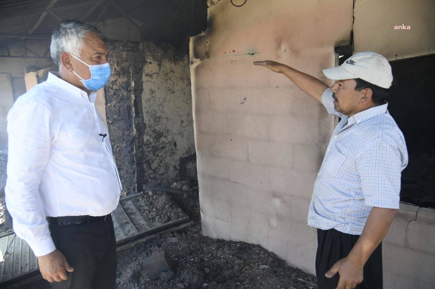 Adana Büyükşehir Belediye Başkanı yangın bölgelerini ziyaret etti