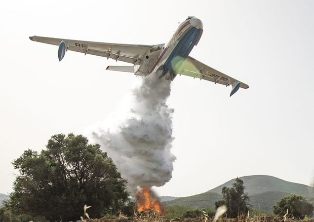 Bir Rus yangın söndürme uçağı daha Antalya'da