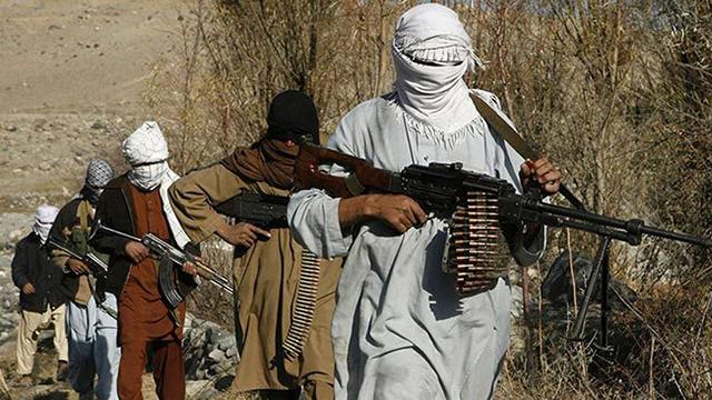 Taliban, Afganistan'daki üç büyük kentin etrafını kuşattı
