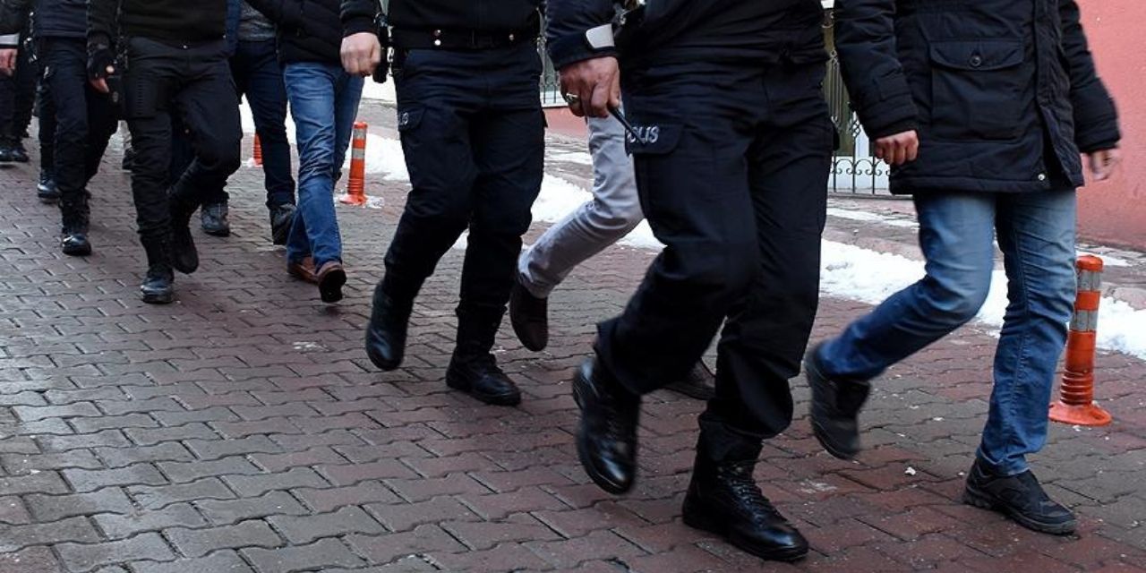 Ankara merkezli 13 ilde FETÖ/PDY operasyonu: 40 gözaltı