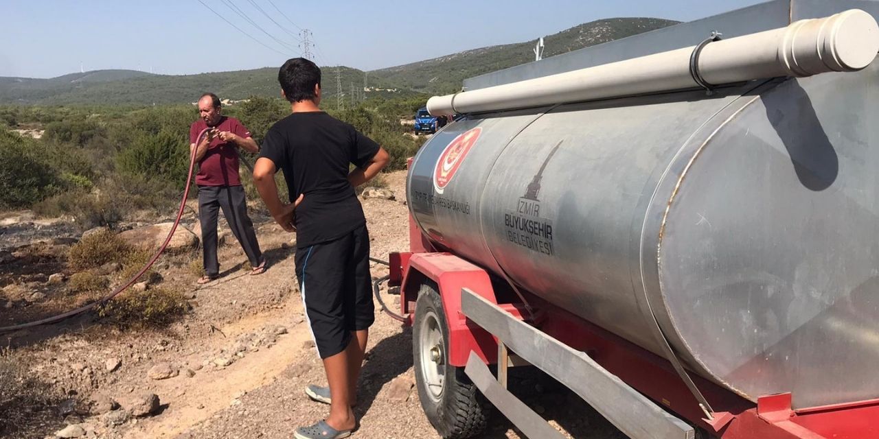 İzmir Büyükşehir Belediyesi 12 ilçeye 60 su tankeri dağıttı: Yangınlar önlendi