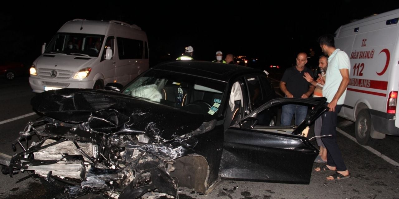 Erzincan'da iki otomobil çarpıştı: 10 aylık bebek hayatını kaybetti, 7 kişi yaralandı