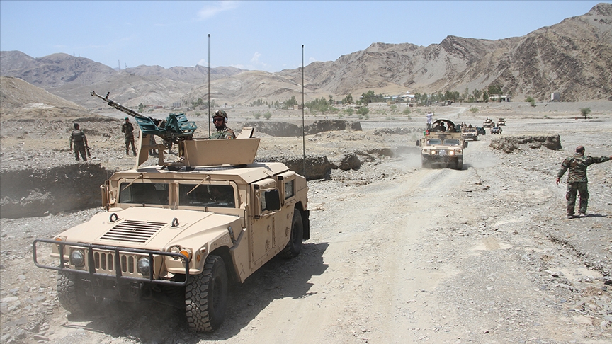 Taliban, Afganistan'da ilk kez bir vilayet merkezini ele geçirdi