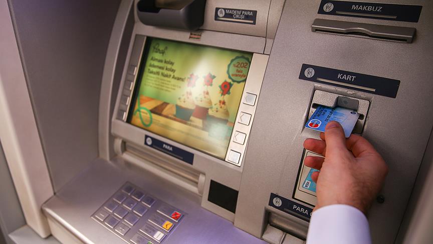ATM'lerde işlem ücreti 4 TL'ye yükseldi