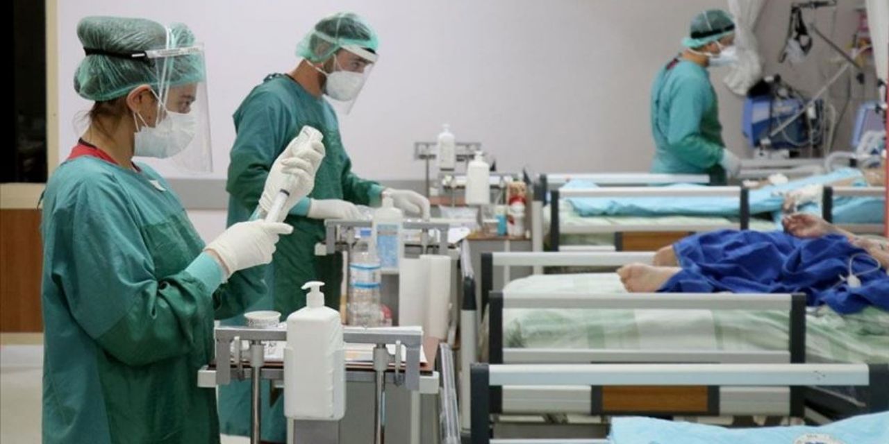 Antalya'da sağlık çalışanlarının yıllık izinleri iptal edildi