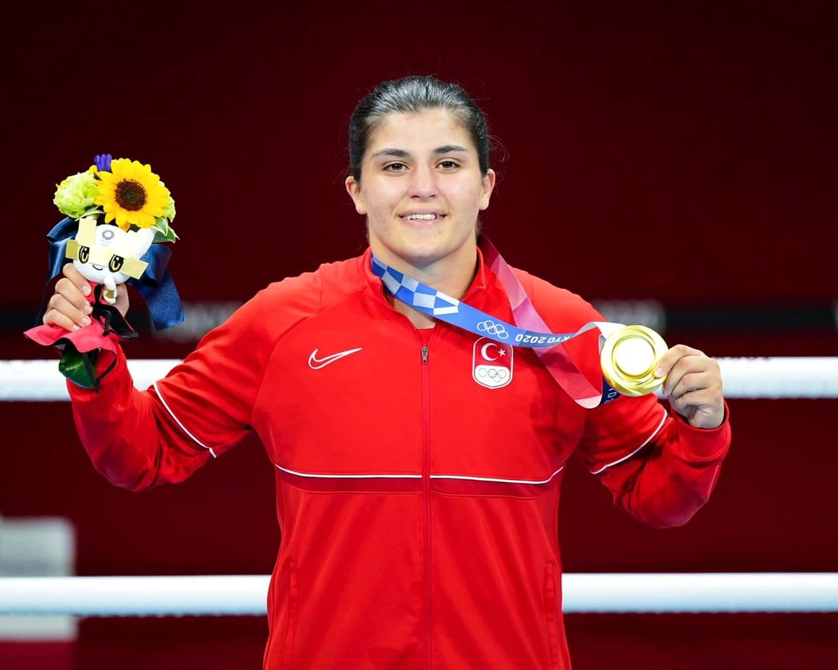 Şampiyon yurda döndü: Türk kadının yapabileceklerini gösterdiğim için çok mutluyum