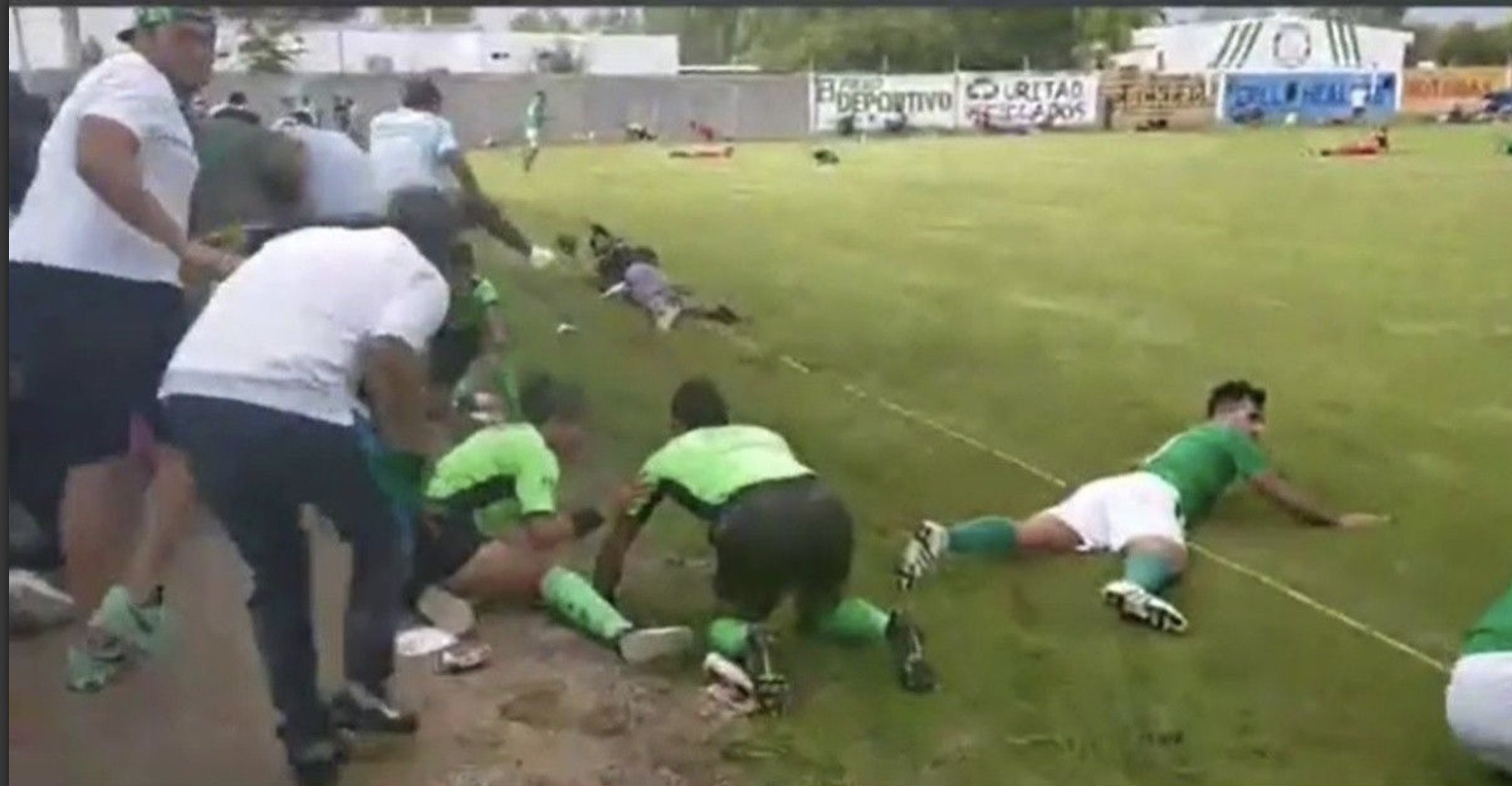 Yeşil sahada silahlı saldırı: 3 ölü 1 yaralı