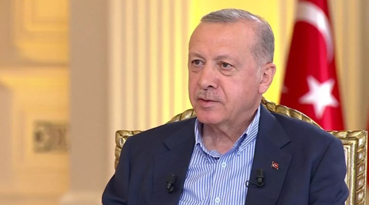 Erdoğan'a canlı yayında sufle verildi