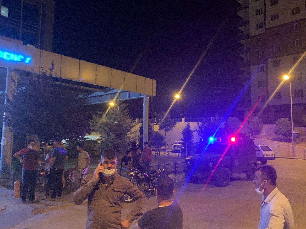 Çocukların kavgasına büyükler de karıştı: 1 ölü, 4 yaralı