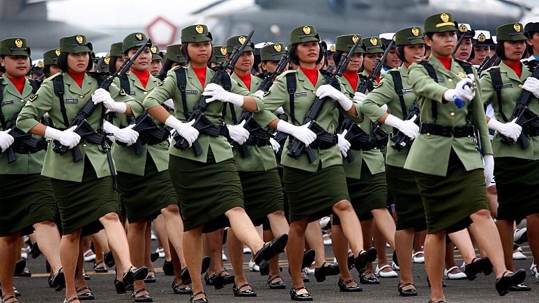 Endonezya'da artık kadın askeri öğrencilerden bekaret testi istenmeyecek