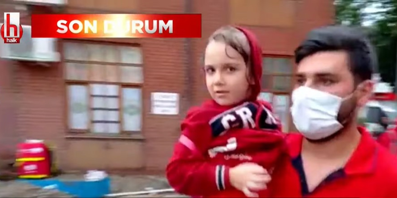 Küçük kız çocuğu Halk TV canlı yayınında kurtarıldı