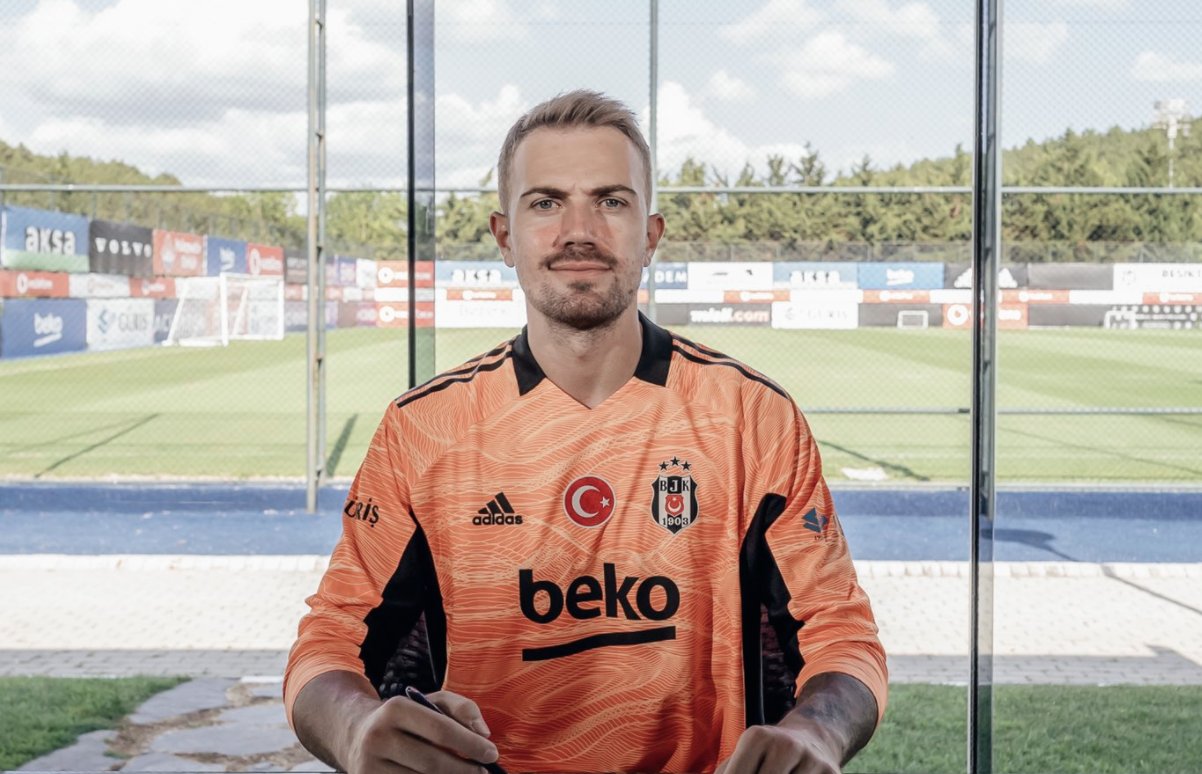 Beşiktaş Mert Günok'u transfer ettiğini açıkladı