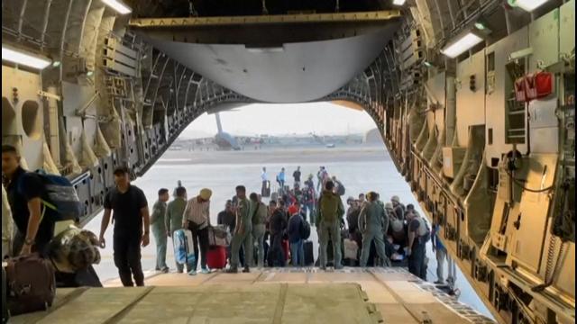 Ukrayna, tahliye için Afganistan'a askeri uçak gönderdi