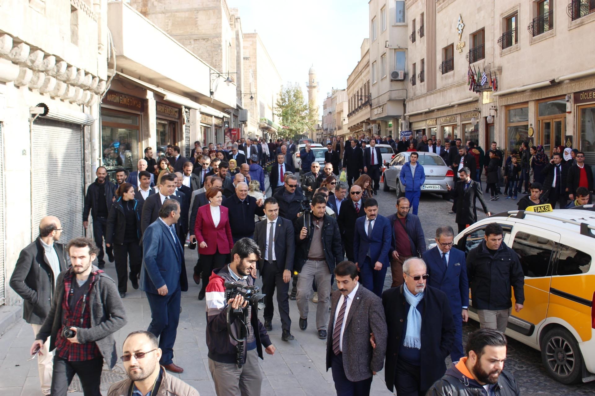 Meral Akşener, Mardin'de: Doğu'da HDP ile AKP arasında sıkışmış seçmen kitlesi var