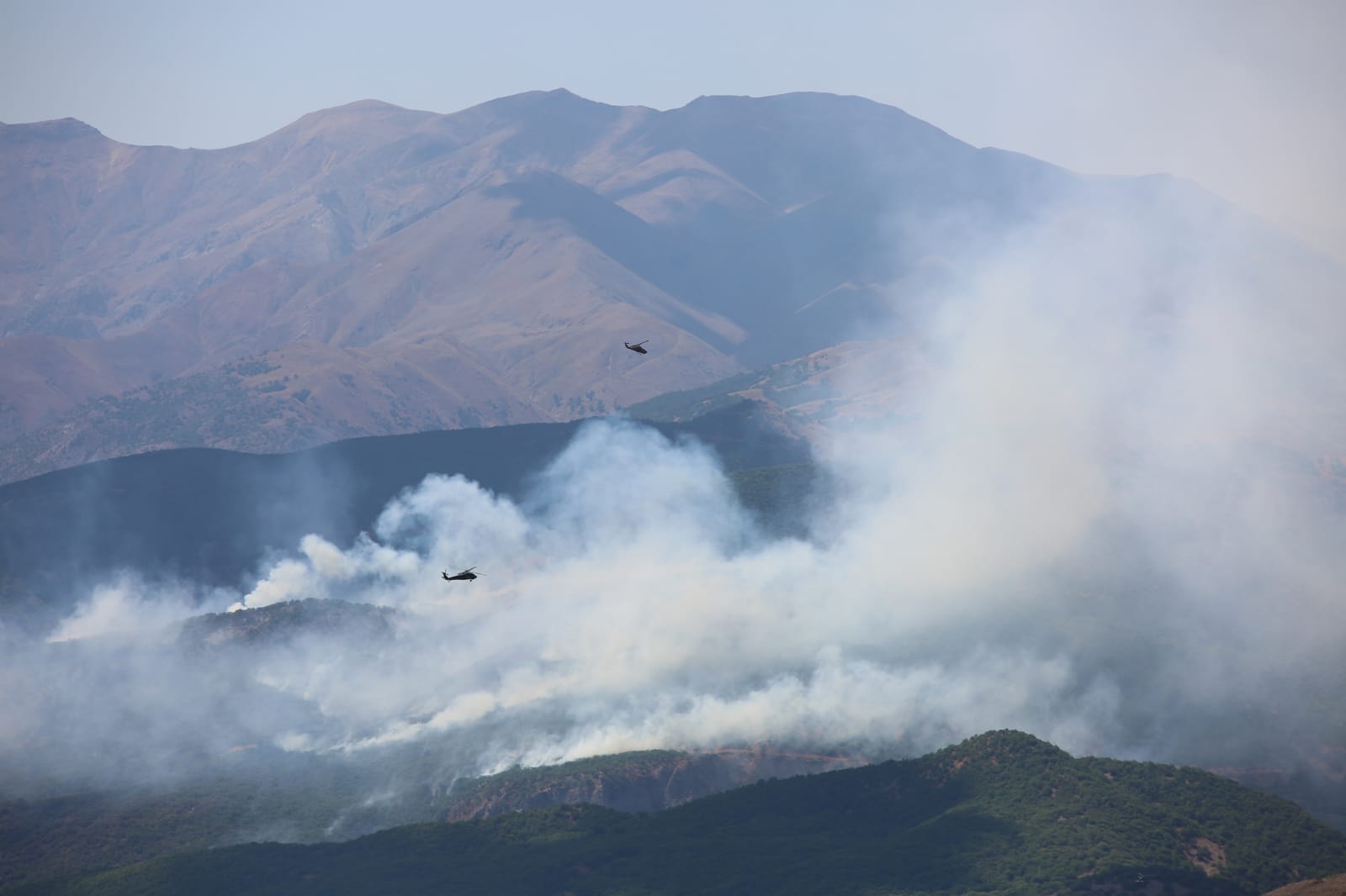 Tunceli'de  çıkan orman yangını büyüyor
