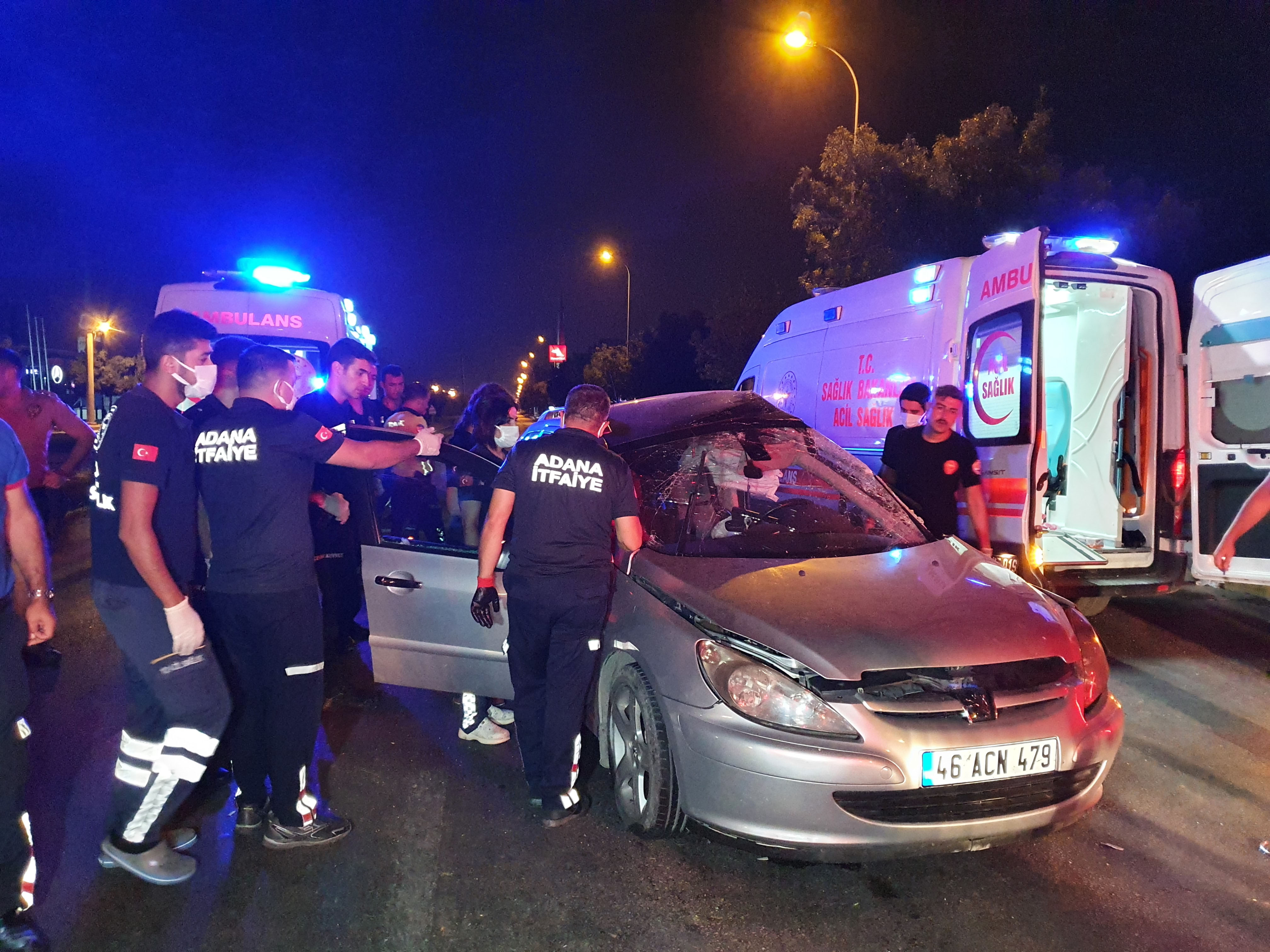 Minibüs ile otomobil çarpıştı: 1 ölü, 3 yaralı