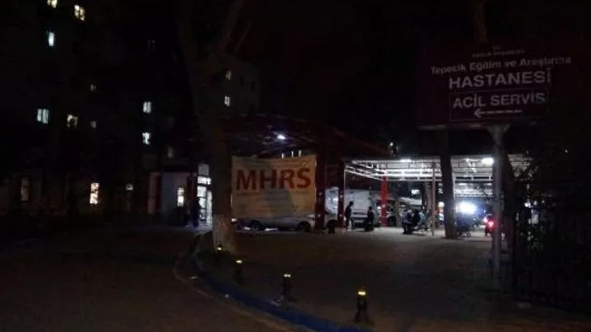 İzmir'de şüpheli ölüm: Hastane önüne bırakılan genç kız hayatını kaybetti