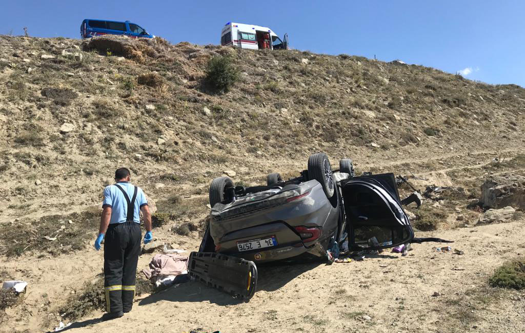 Sivas’ta otomobil, şarampole devrildi: 1 ölü, 3’ü çocuk 5 yaralı