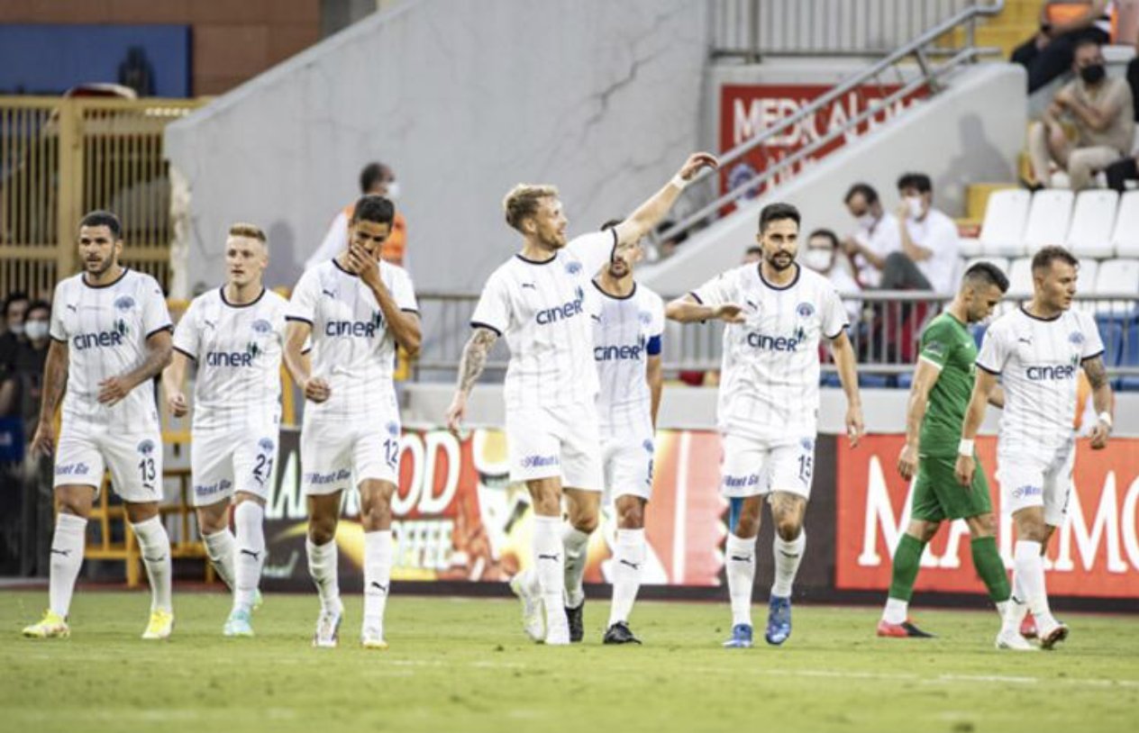 Kasımpaşa, Giresunspor'u yeni golcüleriyle mağlup etti: 2-0