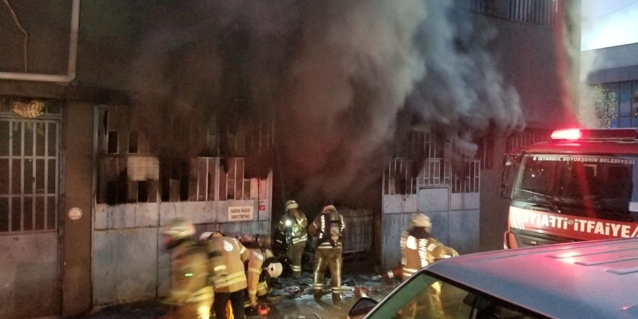 Kağıthane'de ambalaj fabrikasında yangın