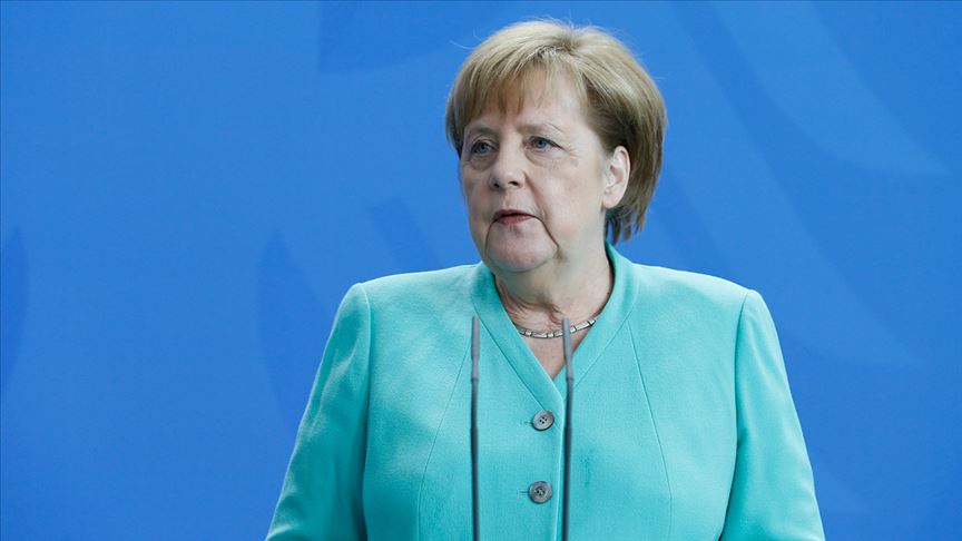 Merkel'den Taliban yorumu: Görüşmeler devam etmeli