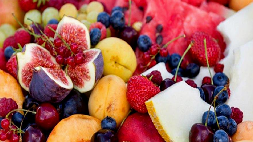 Yurttaş pazara çıkamaz oldu: Yaz meyvesinin yanından geçilmiyor